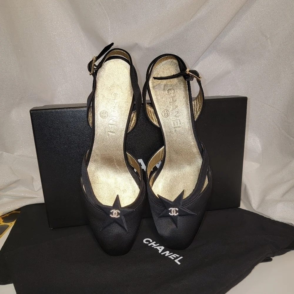 CHANEL Rare Black "Star" Sample Shoes - Picture 9 of 9